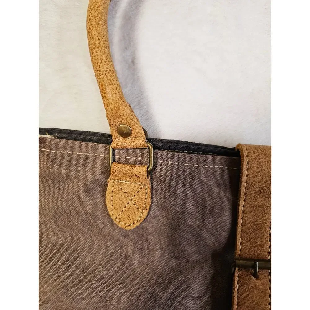 Maya Tote Bag. Leather & Canvas. Floral large bag. Zip closure. Multiple pockets